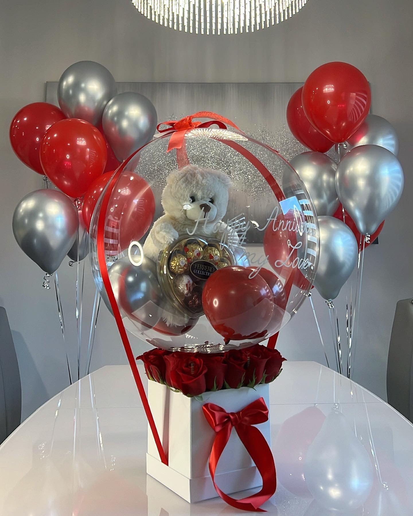 Stuffed Teddy Bear Bobo - With Roses - boboballoons